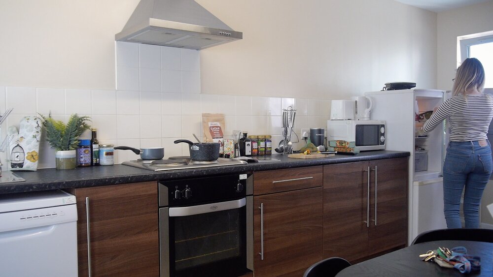 linthorpe-hall-one-of-several-types-of-kitchen-layouts-1