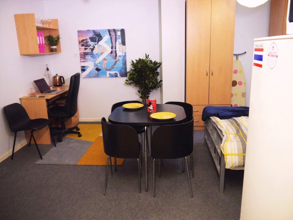 studio-apartment-in-linthorpe-hall-1